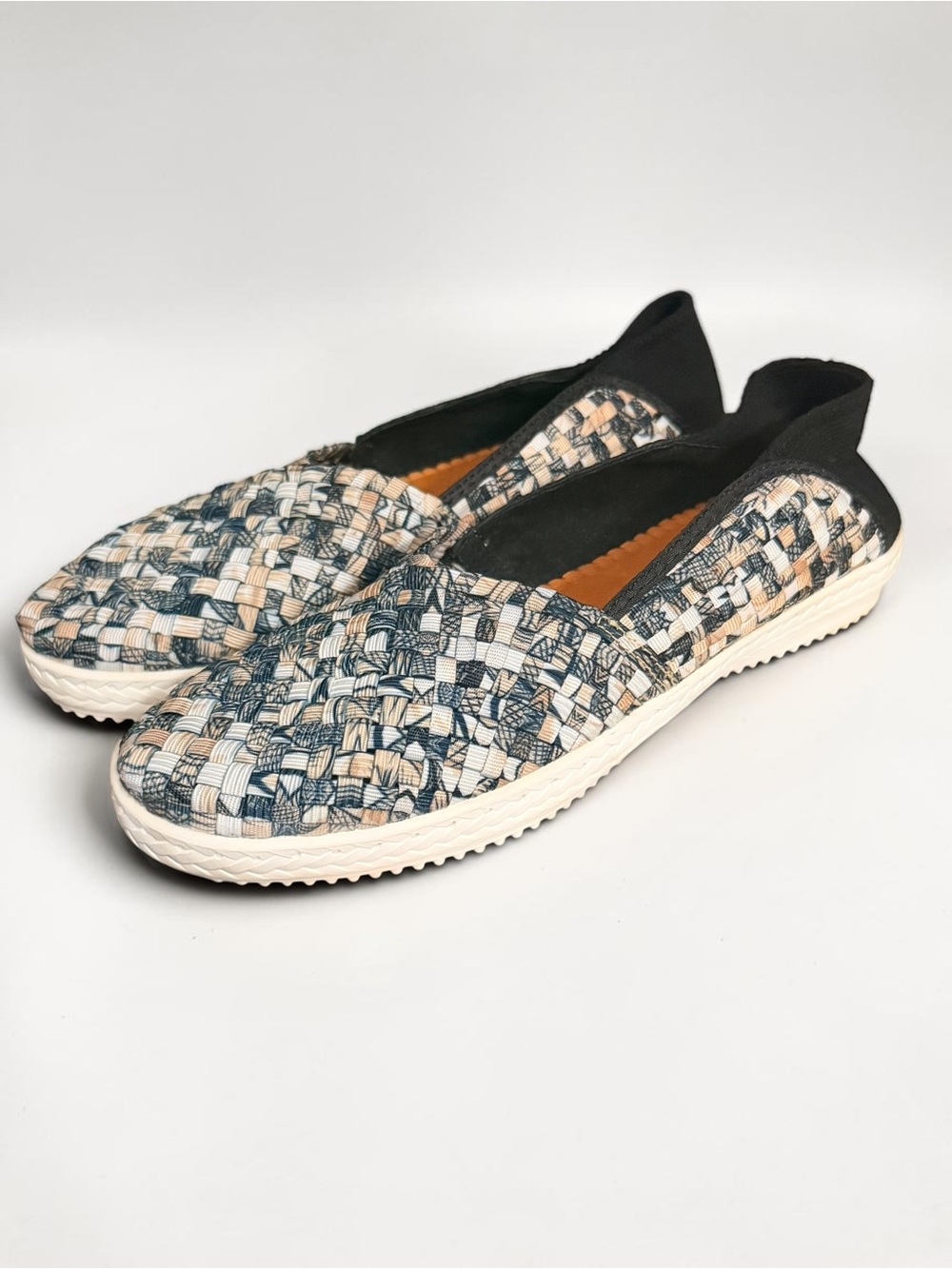 Woven Stretch Slip-On Women’s EU38 Memory Foam Casual Shoe Black and Cream
